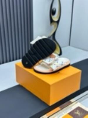 wholesale quality louis vuitton pool pillow comfort sandals model no. 43